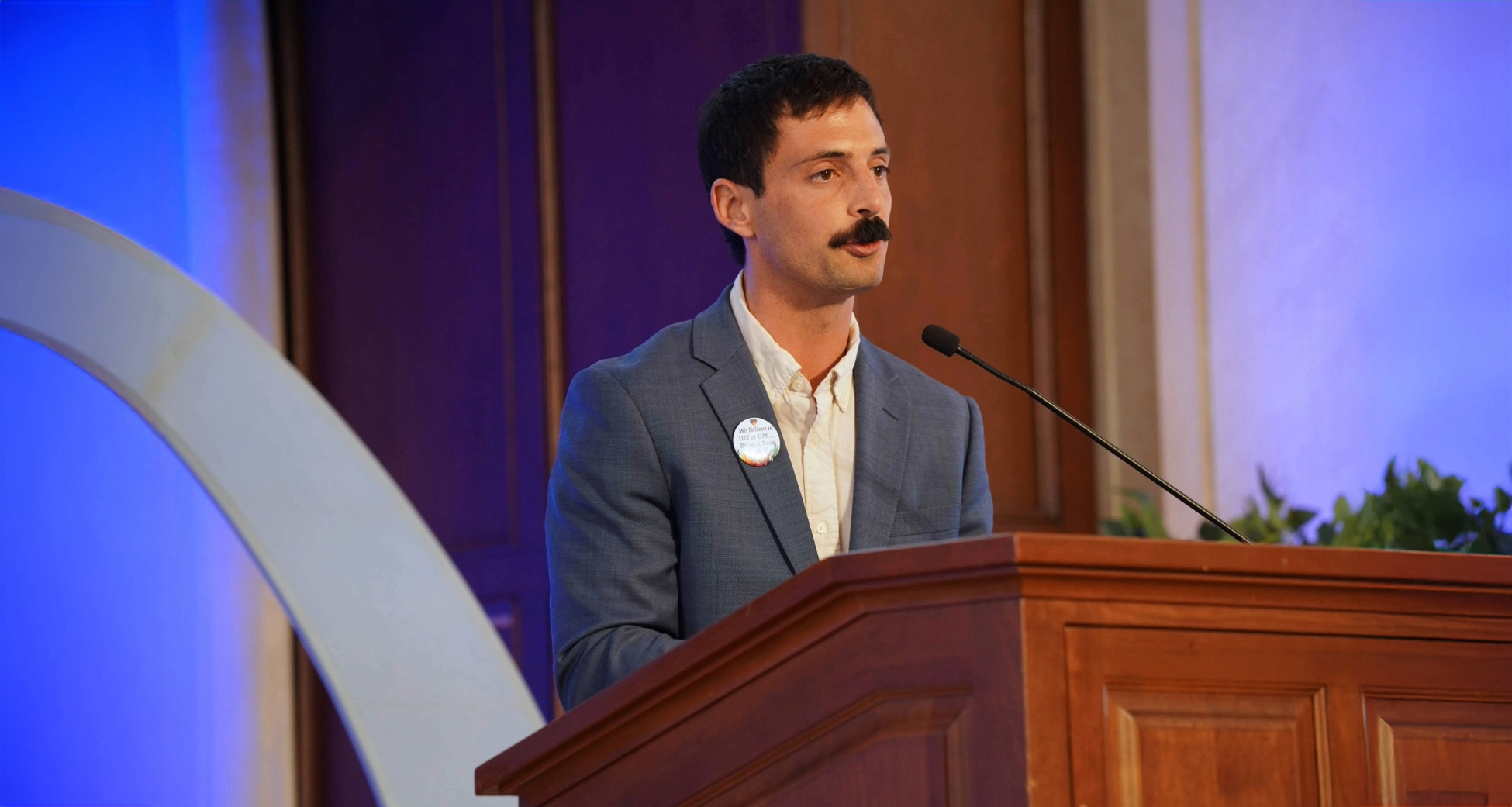 Peter slutzker headshot