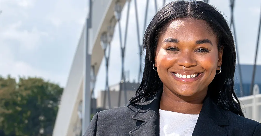 Jessica Holloway headshot